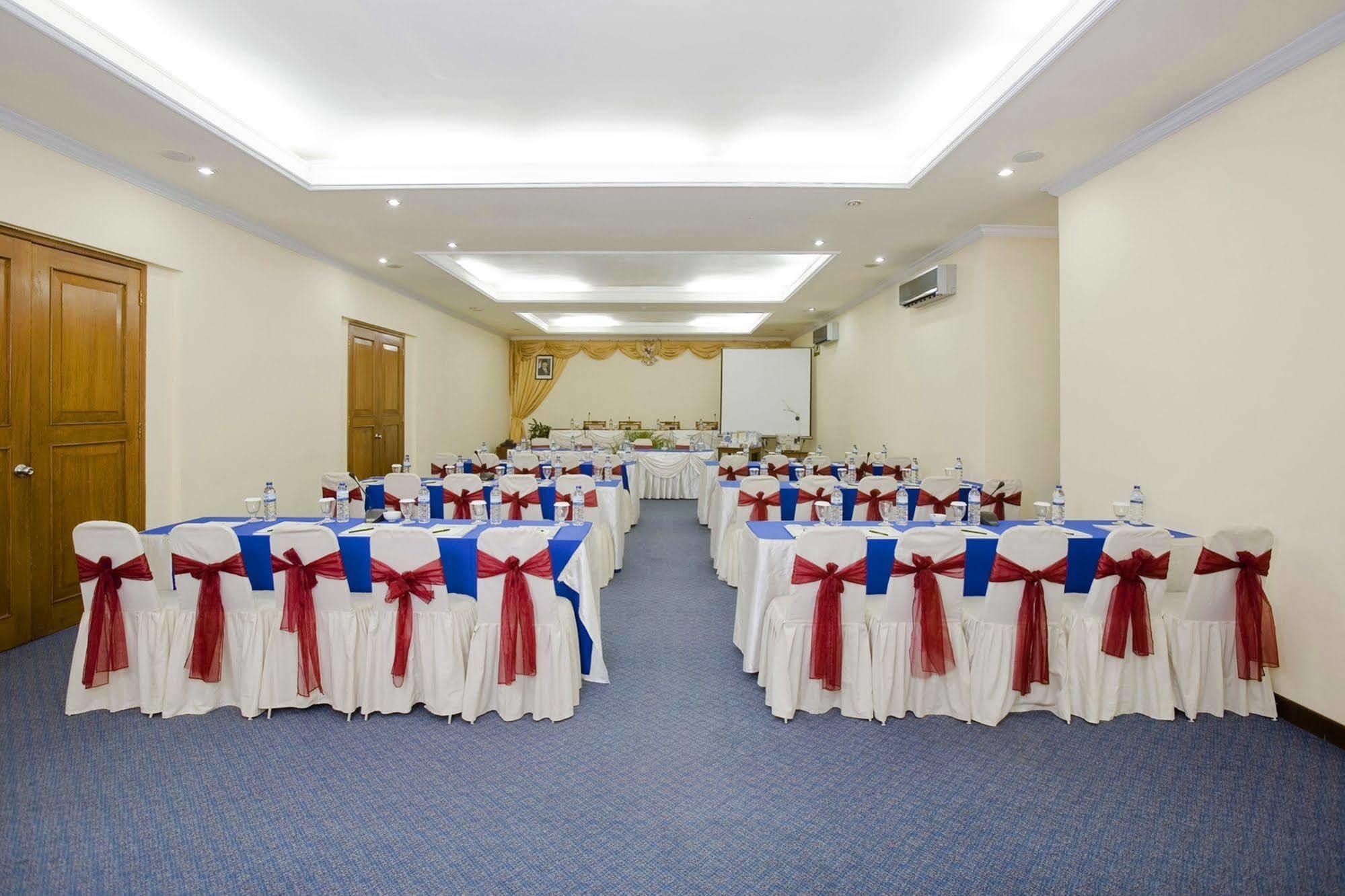 Grand Legi Hotel Mataram Exterior foto
