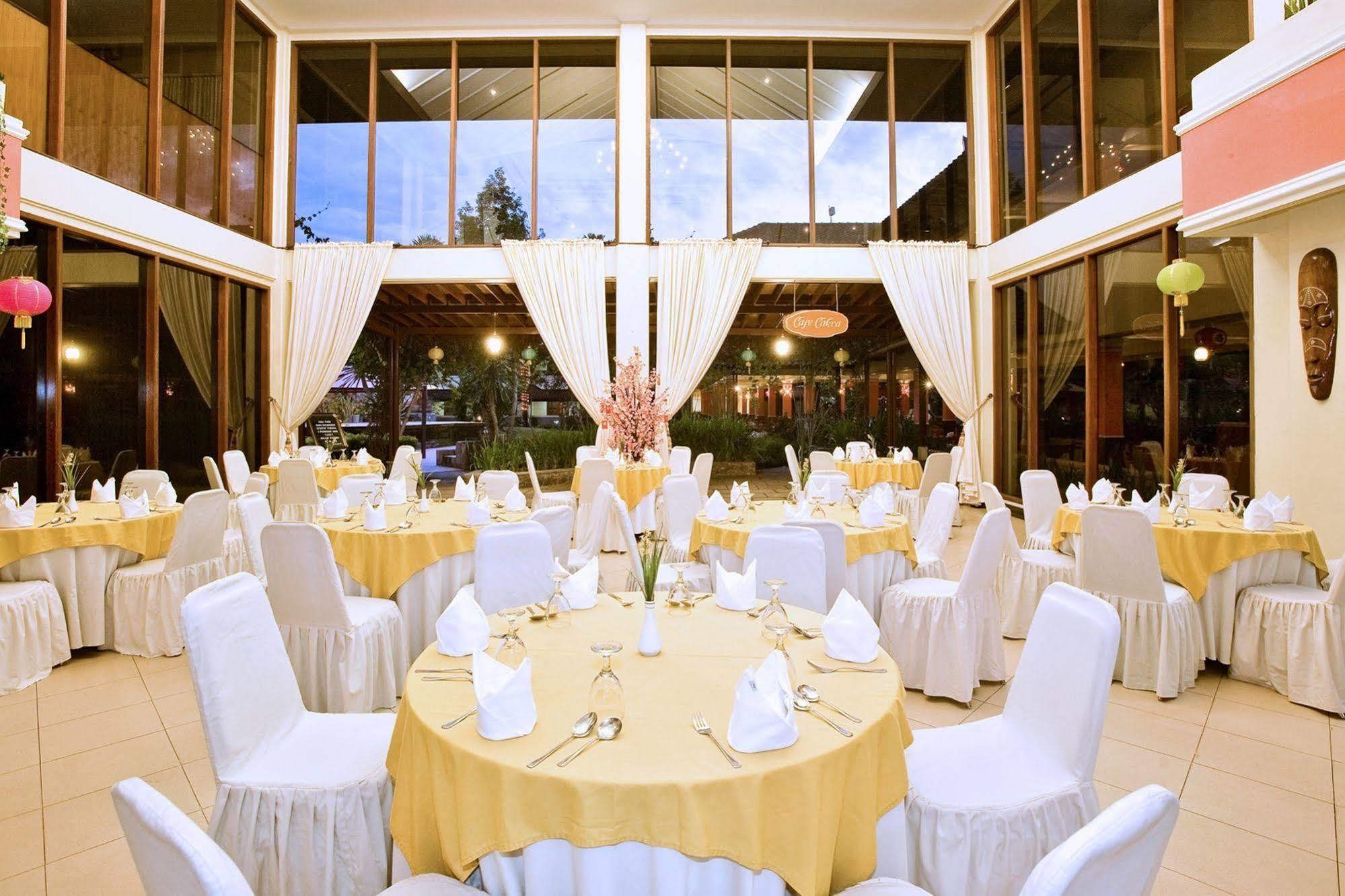 Grand Legi Hotel Mataram Exterior foto
